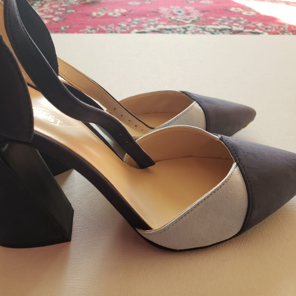 Nine West Dark blue and light blue pumps heels